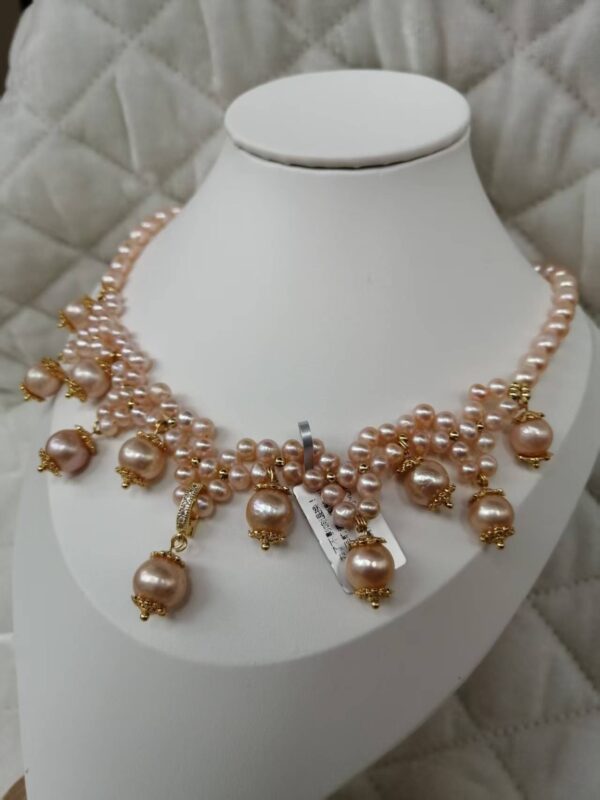 pearl necklace